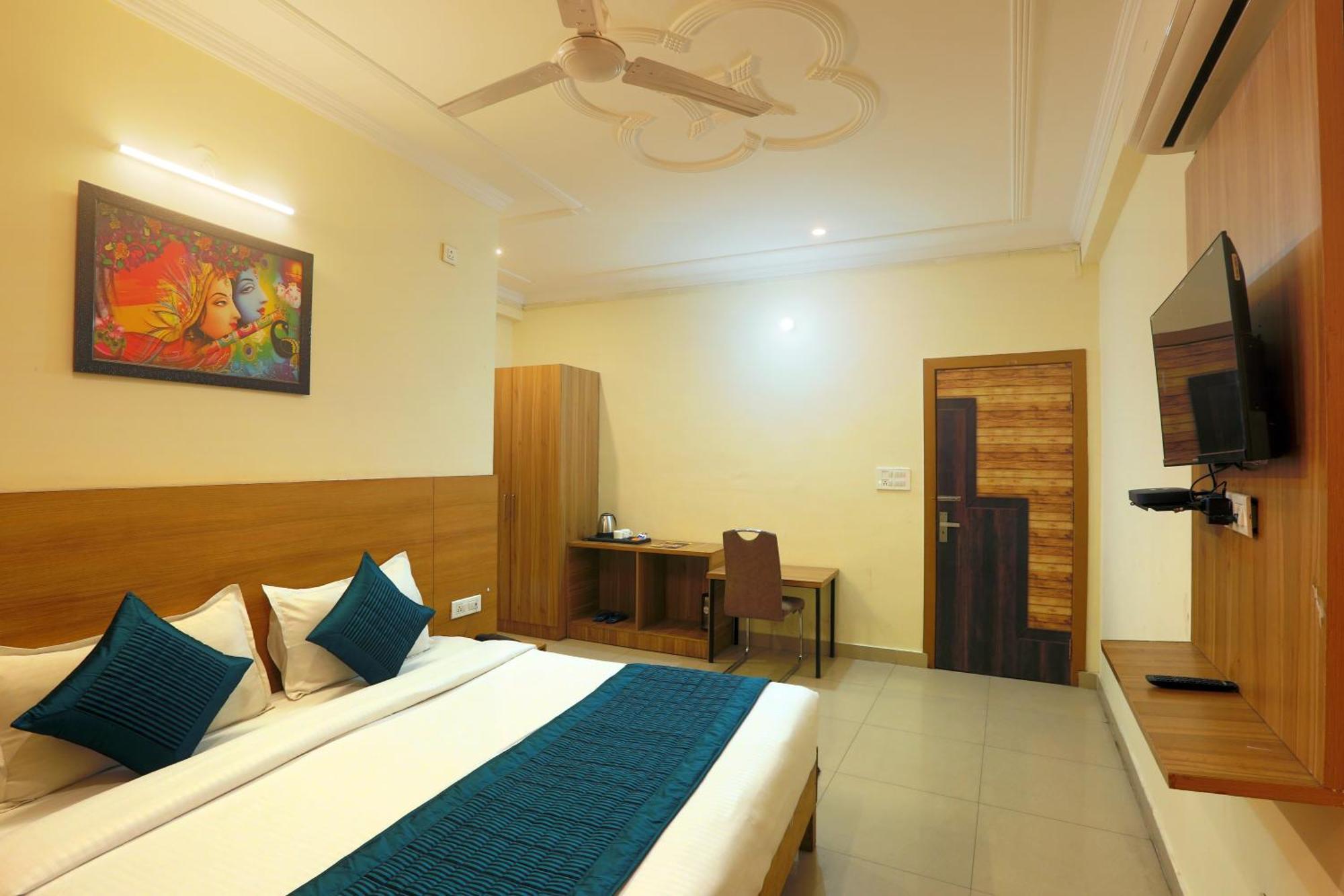 Hotel Lemon Suites & Banquet Noida Sector 62 外观 照片